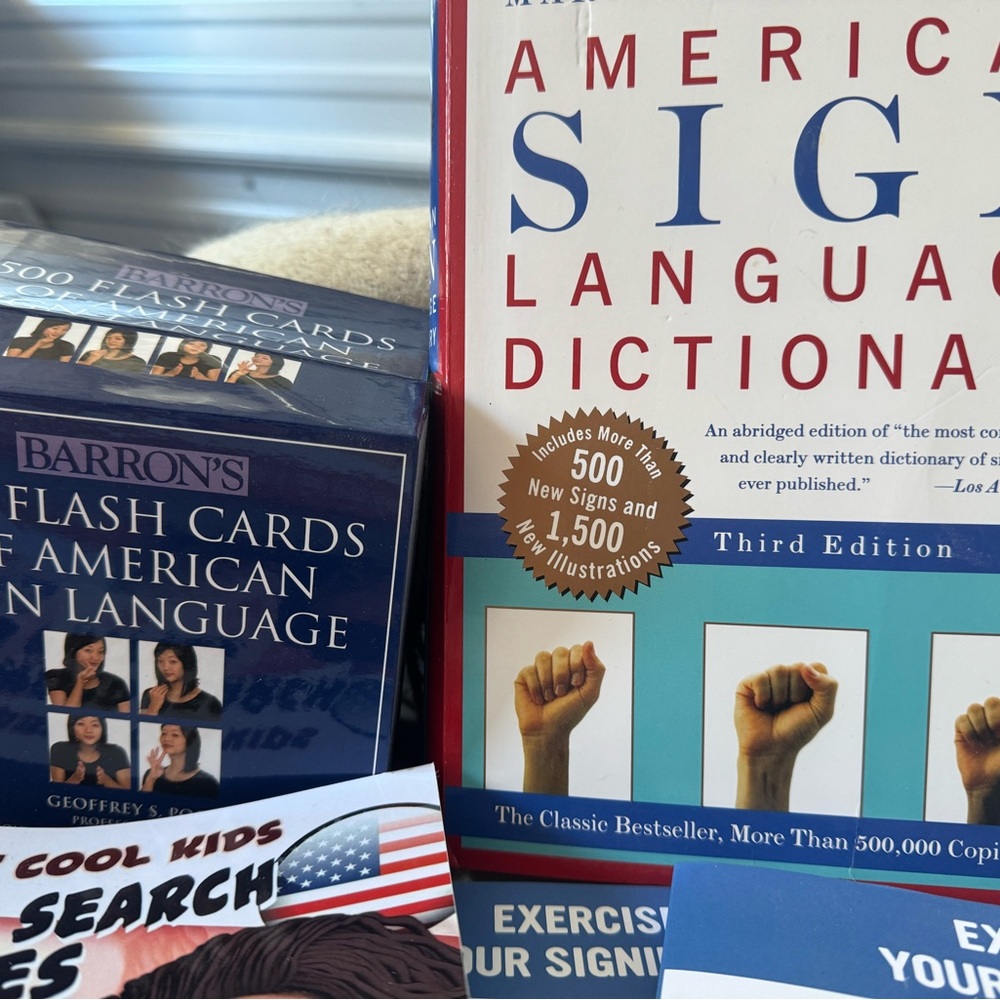 ❌SOLD❌ American Sign Language Learning Set - Picture 2 of 7
